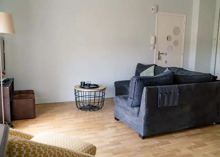 Simplicite Et Calme En Appartement A Issoire