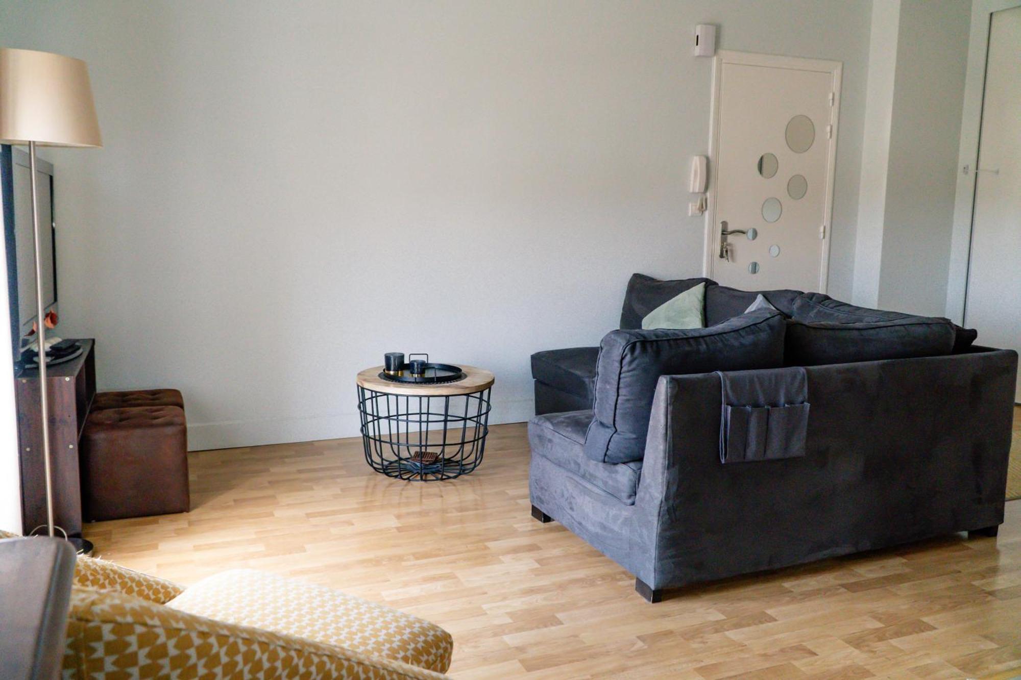 Simplicite Et Calme En A Apartment *